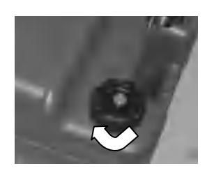 Tightening air vent screw on fuel tank cap after stopping